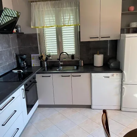 Apartment Ena